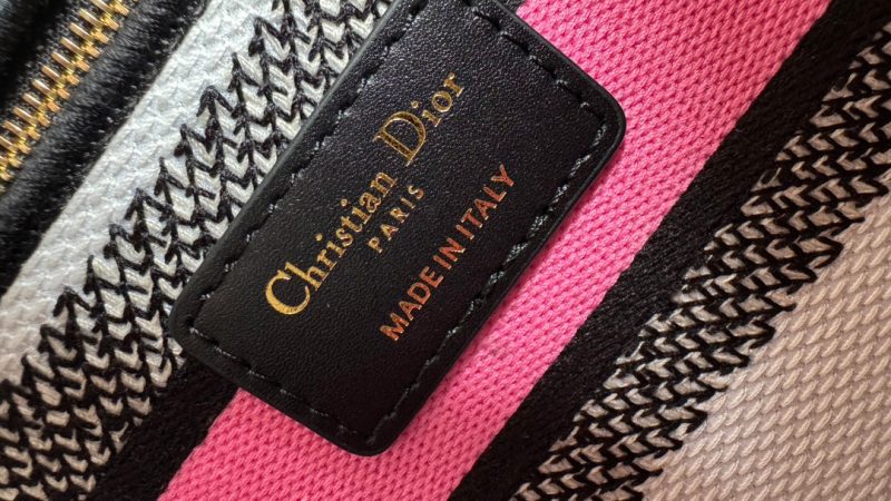 medium lady 24 black pink flower embroidery