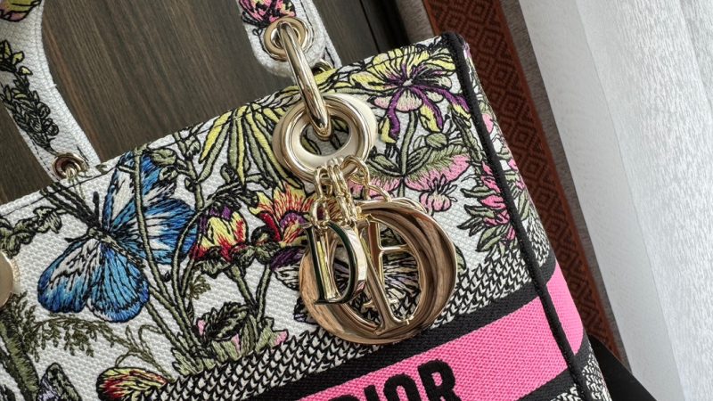 medium lady 24 black pink flower embroidery