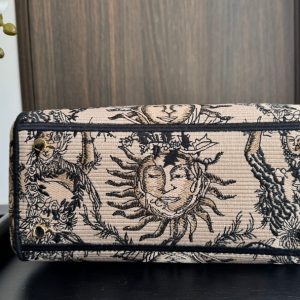 medium lady 24 black beige embroidery