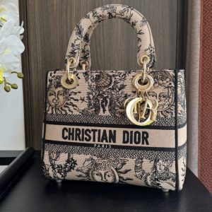 medium lady 24 black beige embroidery