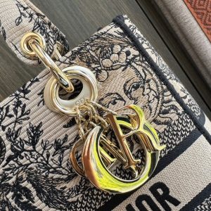 medium lady 24 black beige embroidery