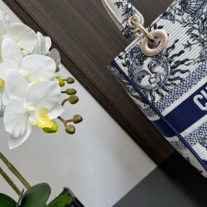 medium lady 24 blue white embroidery