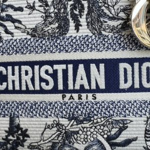 medium lady 24 blue white embroidery