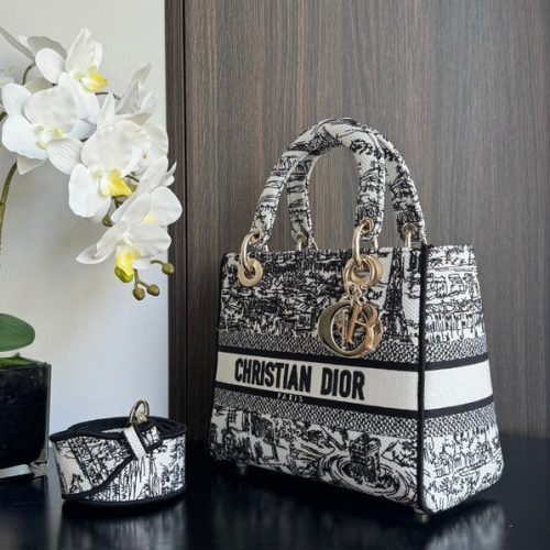 img_0faadb7d_20240523_i1716429868_4444_4_jpg medium lady 24 black white embroidery