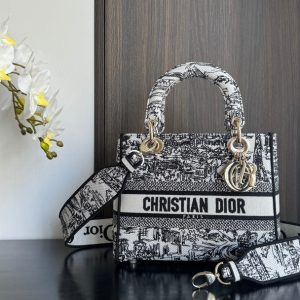 medium lady 24 black white embroidery