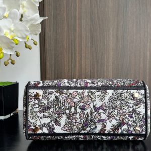 img_0faadb7d_20240528_i1716866105_1648_7_jpg medium lady 24 multicolor flower embroidery