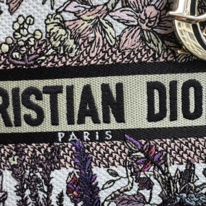 img_0faadb7d_20240528_i1716866105_8688_3_jpg medium lady 24 multicolor flower embroidery