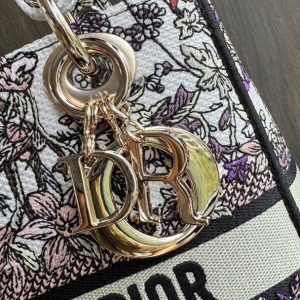 img_0faadb7d_20240528_i1716866105_9203_2_jpg medium lady 24 multicolor flower embroidery