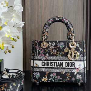 medium lady 24 black flower embroidery