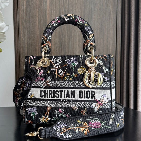 medium lady 24 black flower embroidery