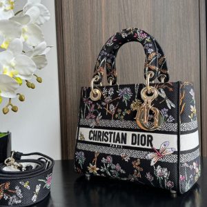 medium lady 24 black flower embroidery