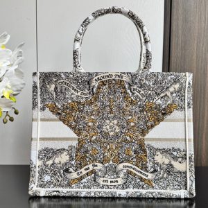 img_0faadb7d_20241211_i1733892779_6499_4_jpg CD Book Tote 36.5 Beige White Canvas Around The World