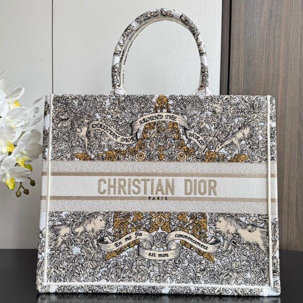 img_0faadb7d_20241211_i1733892819_3081_1.jpg_1 CD Book Tote 41.5 Beige White Canvas Around The World