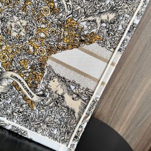 img_0faadb7d_20241211_i1733892819_5840_4.jpg_1 CD Book Tote 41.5 Beige White Canvas Around The World