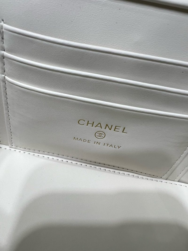 CC 25S Small Vanity 17cm White Grained Calfskin Light Gold Hardware