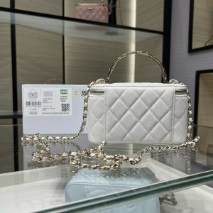 CC 25S Small Vanity 17cm White Grained Calfskin Light Gold Hardware