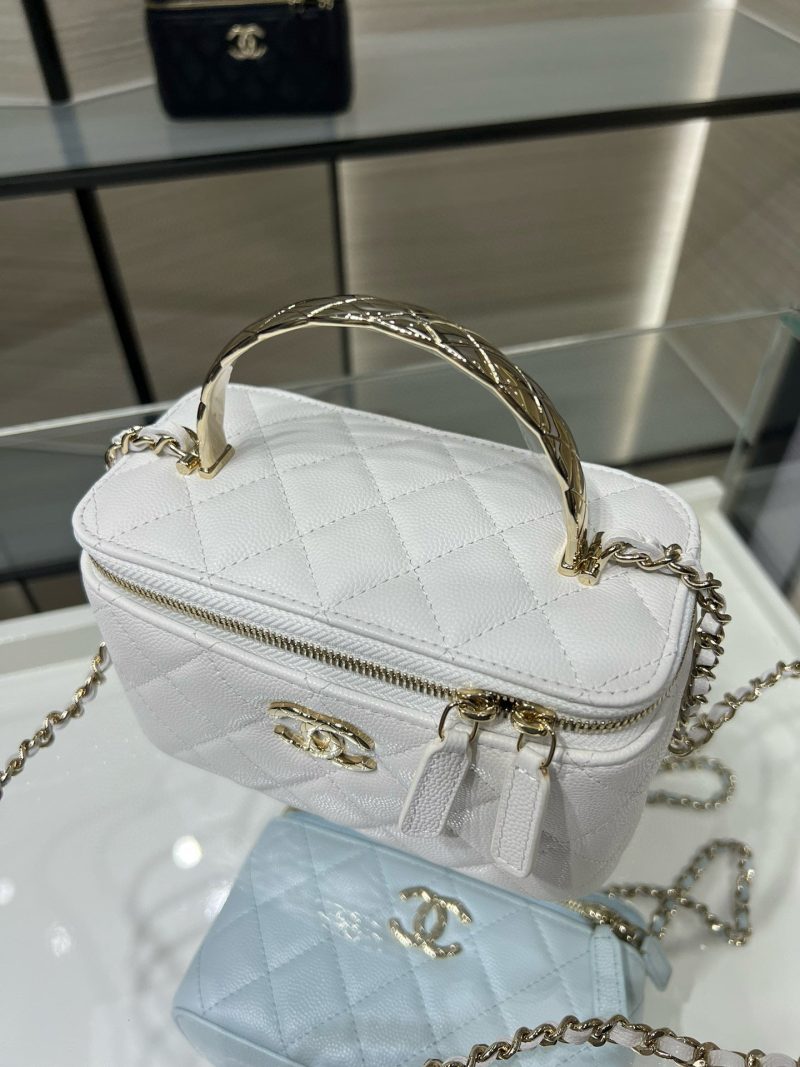 CC 25S Small Vanity 17cm White Grained Calfskin Light Gold Hardware