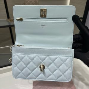 img_15bb4da3_20250512_i1747029691296_2873_0_6_jpg_a6405f89-d955-4bff-b9ba-dfa2800d52aa cc 25S Woc Top Handle 19cm Cloud Blue Grained Calfskin Light Gold Hardware