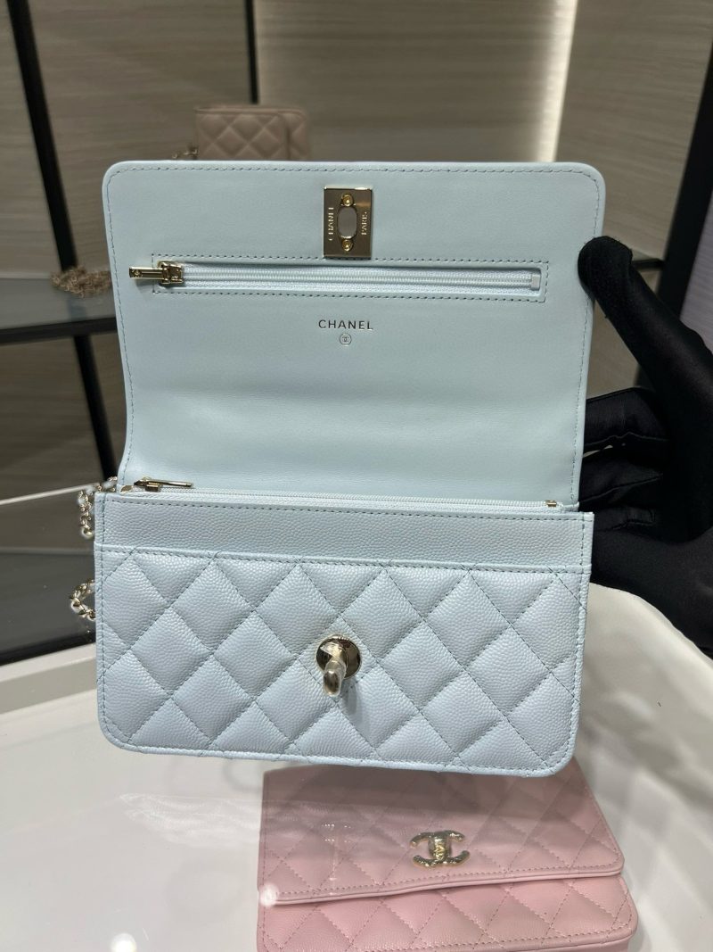 img_15bb4da3_20250512_i1747029691296_2873_0_6_jpg_a6405f89-d955-4bff-b9ba-dfa2800d52aa cc 25S Woc Top Handle 19cm Cloud Blue Grained Calfskin Light Gold Hardware