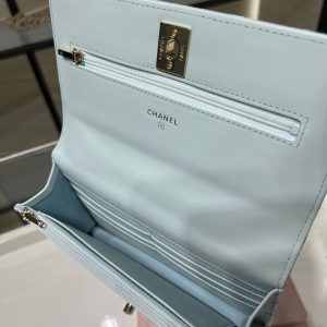 img_15bb4da3_20250512_i1747029691298_9056_0_7_jpg_49d81e96-3314-47d4-afde-d36baf364e30 cc 25S Woc Top Handle 19cm Cloud Blue Grained Calfskin Light Gold Hardware