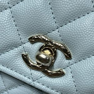 img_15bb4da3_20250512_i1747029691448_2327_0_4_jpg_f77ab756-5962-43b6-8f51-95c7896ef9a5 cc 25S Woc Top Handle 19cm Cloud Blue Grained Calfskin Light Gold Hardware