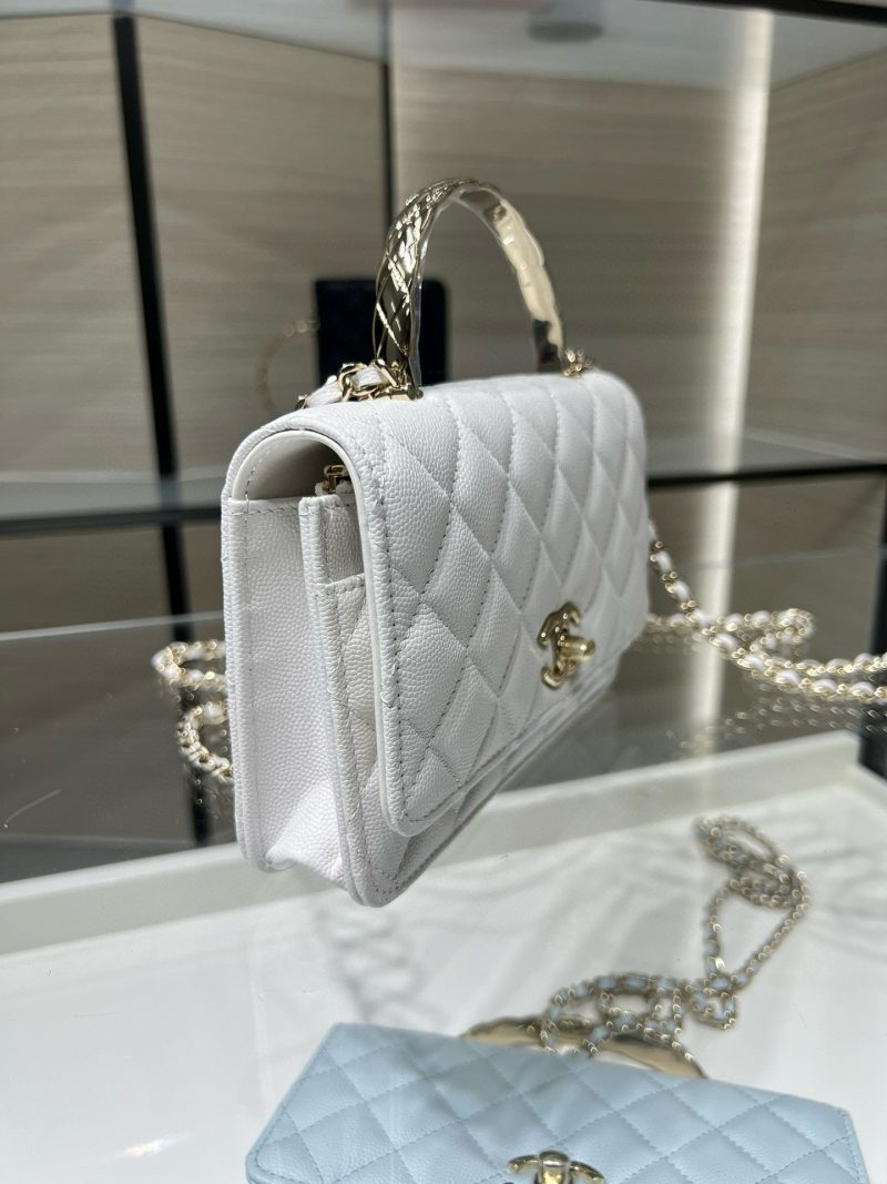cc 25S Woc Top Handle 19cm White Grained Calfskin Light Gold Hardware