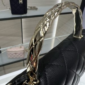 cc 25S Woc Top Handle 19cm Black Grained Calfskin Light Gold Hardware