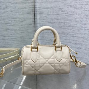 img_2b46f204_20240729_i1722236650_6955_4_jpg GROOVE MINI 17 BAG IN WHITE CREAM LAMBSKIN