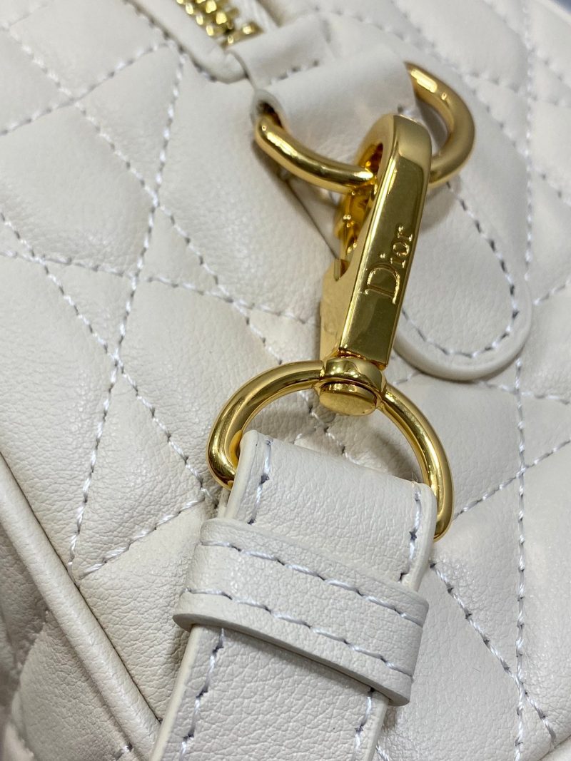 img_2b46f204_20240729_i1722236701_3970_1_jpg GROOVE 20 BAG IN WHITE CREAM LAMBSKIN