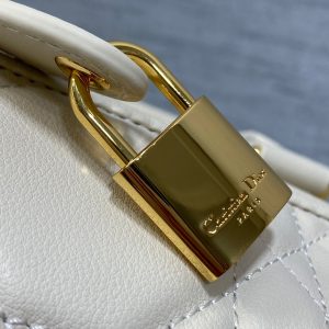 img_2b46f204_20240729_i1722236773_6203_3_jpg GROOVE 25 BAG IN WHITE CREAM LAMBSKIN