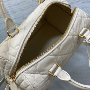 img_2b46f204_20240729_i1722236773_9228_6_jpg GROOVE 25 BAG IN WHITE CREAM LAMBSKIN