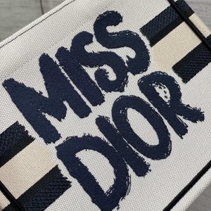 BOOK TOTE 26 IN WHITE MIX BLACK CANVAS 226503