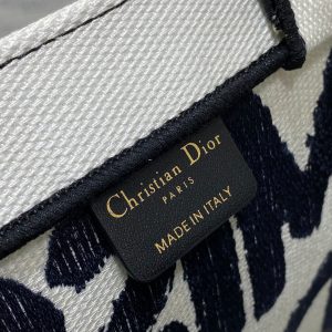 BOOK TOTE 26 IN WHITE MIX BLACK CANVAS 226503