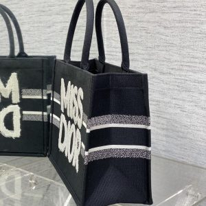 MEDIUM BOOK TOTE 36 IN BLACK MIX WHITE CANVAS 226507