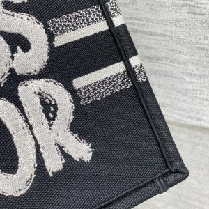 img_2b46f204_20240812_i1723447733_2706_7_jpg BOOK TOTE 26 IN BLACK MIX WHITE CANVAS 226506