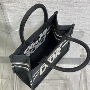 img_2b46f204_20240812_i1723447733_3416_4_jpg BOOK TOTE 26 IN BLACK MIX WHITE CANVAS 226506