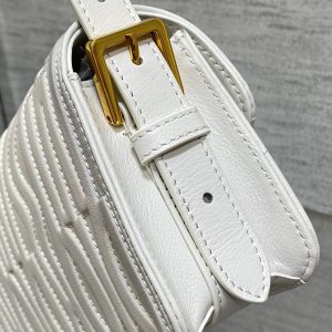 FLAP BAG 18 WHITE QUILTED ALLOVER CALFSKIN