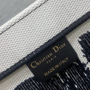 MEDIUM BOOK TOTE 36 IN WHITE MIX BLACK CANVAS 226504