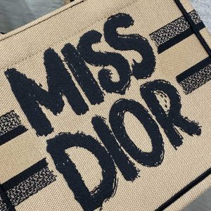 BOOK TOTE 26 BEIGE AND BLACK MISS GRAFFITI EMBROIDERY