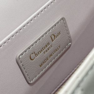 FLAP BAG 18 PALE PINK QUILTED ALLOVER CALFSKIN