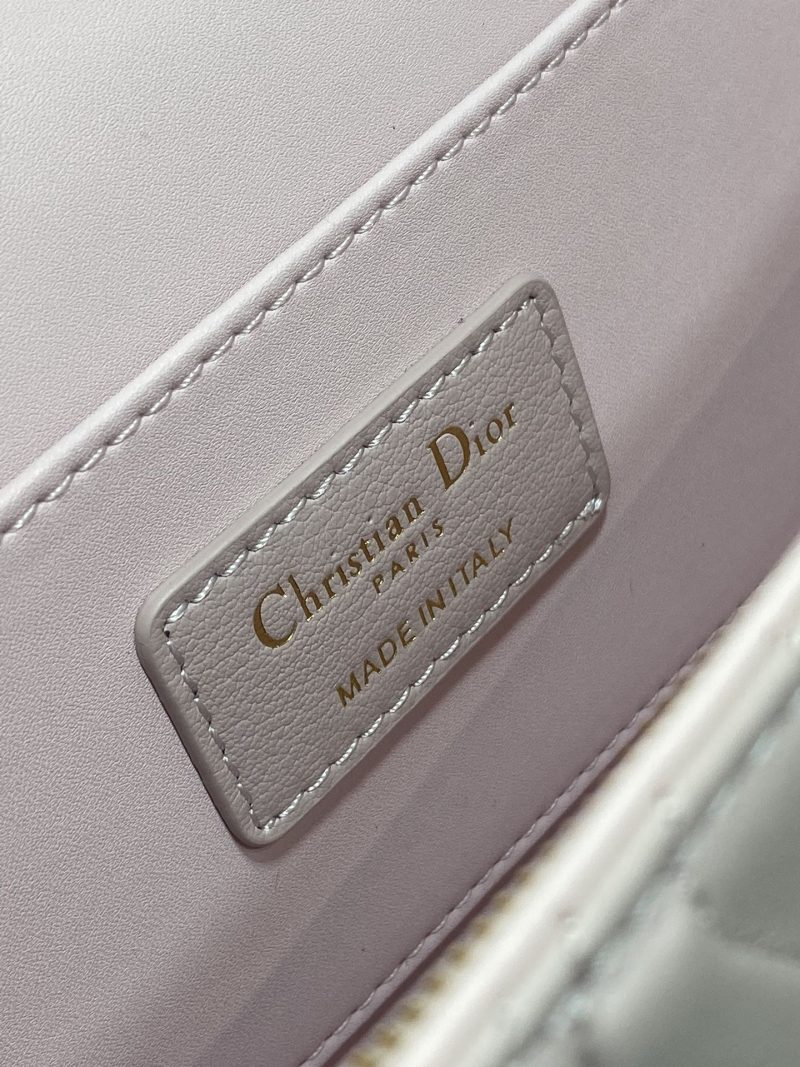 FLAP BAG 18 PALE PINK QUILTED ALLOVER CALFSKIN