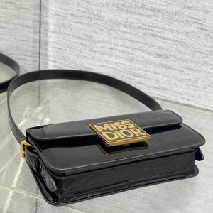 img_2b46f204_20240905_i1725526280_2993_0_jpg FLAP BAG 18 IN BLACK PATENT CALFSKIN