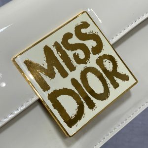 img_2b46f204_20240905_i1725526608_1022_2_jpg FLAP BAG 18 IN WHITE PATENT CALFSKIN