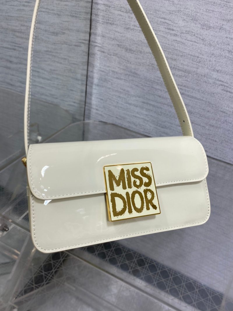 img_2b46f204_20240905_i1725526608_1216_4_jpg FLAP BAG 18 IN WHITE PATENT CALFSKIN