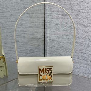 img_2b46f204_20240905_i1725526608_1422_8_jpg FLAP BAG 18 IN WHITE PATENT CALFSKIN