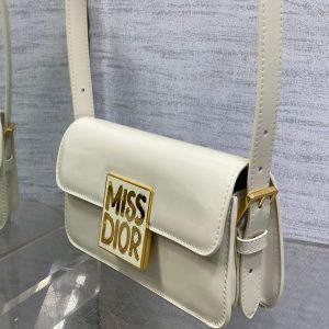 img_2b46f204_20240905_i1725526608_4021_7_jpg FLAP BAG 18 IN WHITE PATENT CALFSKIN