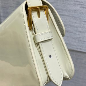 img_2b46f204_20240905_i1725526608_4278_6_jpg FLAP BAG 18 IN WHITE PATENT CALFSKIN