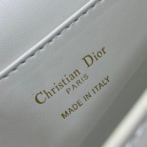 img_2b46f204_20240905_i1725526608_4746_3_jpg FLAP BAG 18 IN WHITE PATENT CALFSKIN