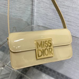 FLAP BAG 18 IN WHEAT TAN PATENT CALFSKIN