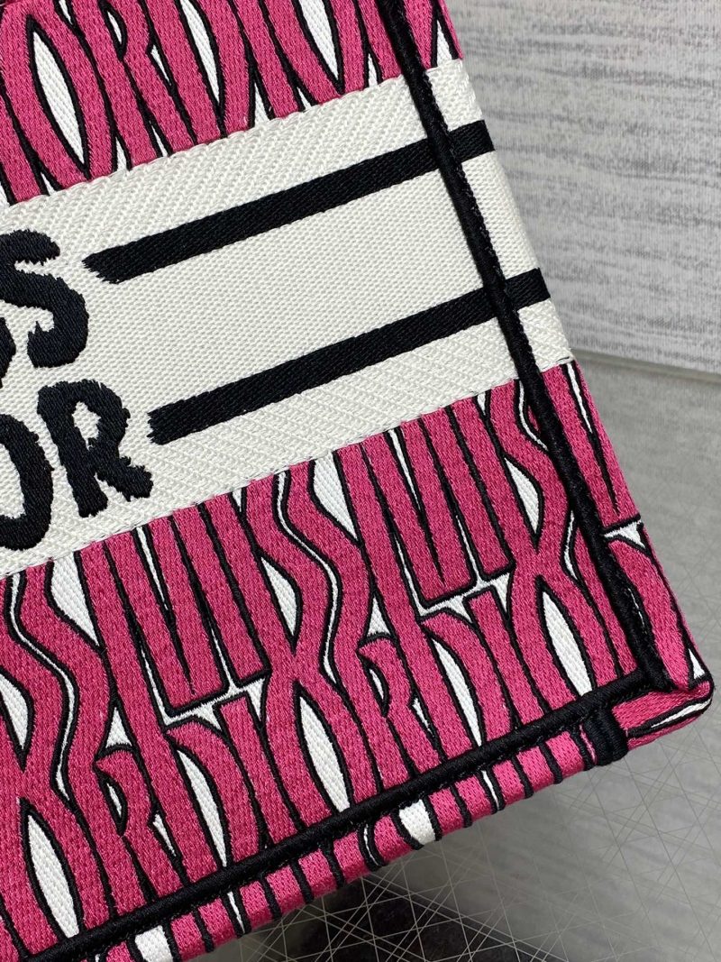 img_2b46f204_20240907_i1725692512_1176_0_jpg MISS TOTE 26 IN MAGENTA PURPLE CANVAS